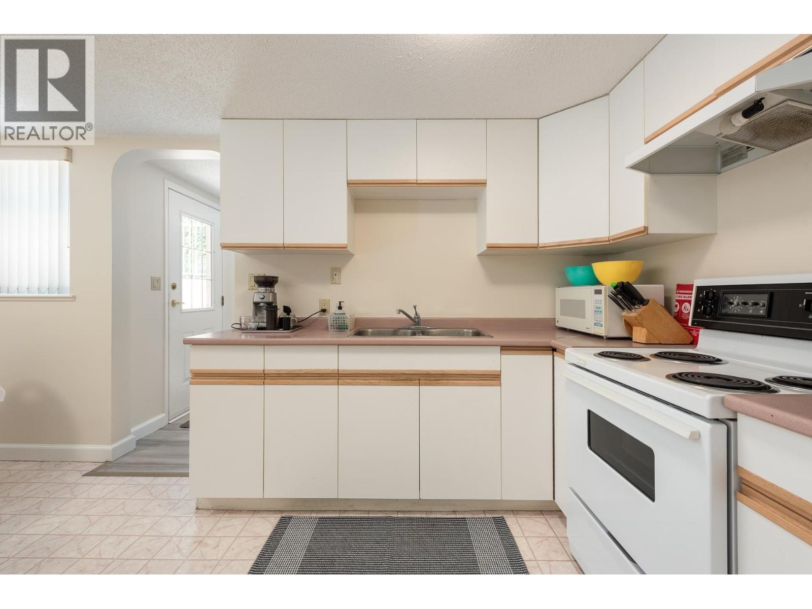 912 FIFTH STREET, New Westminster