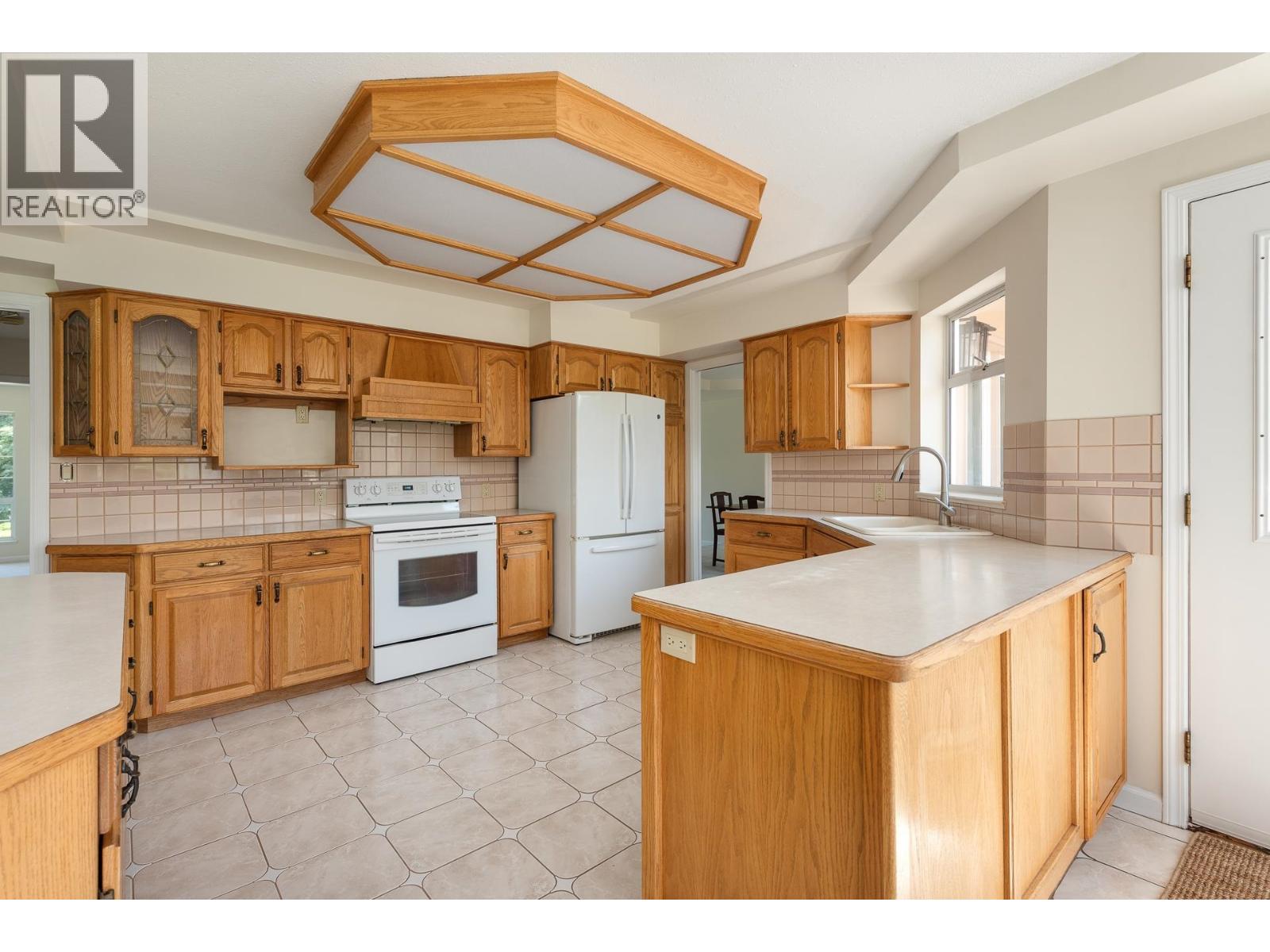 912 FIFTH STREET, New Westminster