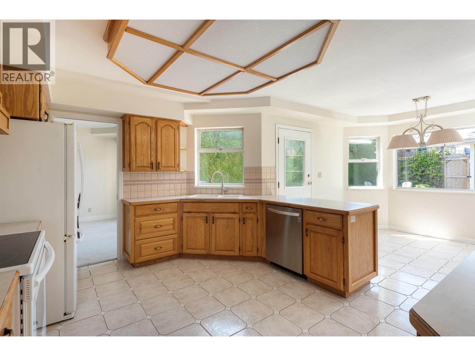 912 FIFTH STREET, New Westminster