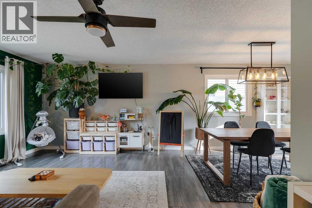 Single Family House Bi-level for Sale in  Penbrooke Way SE Penbrooke Meadows Calgary 