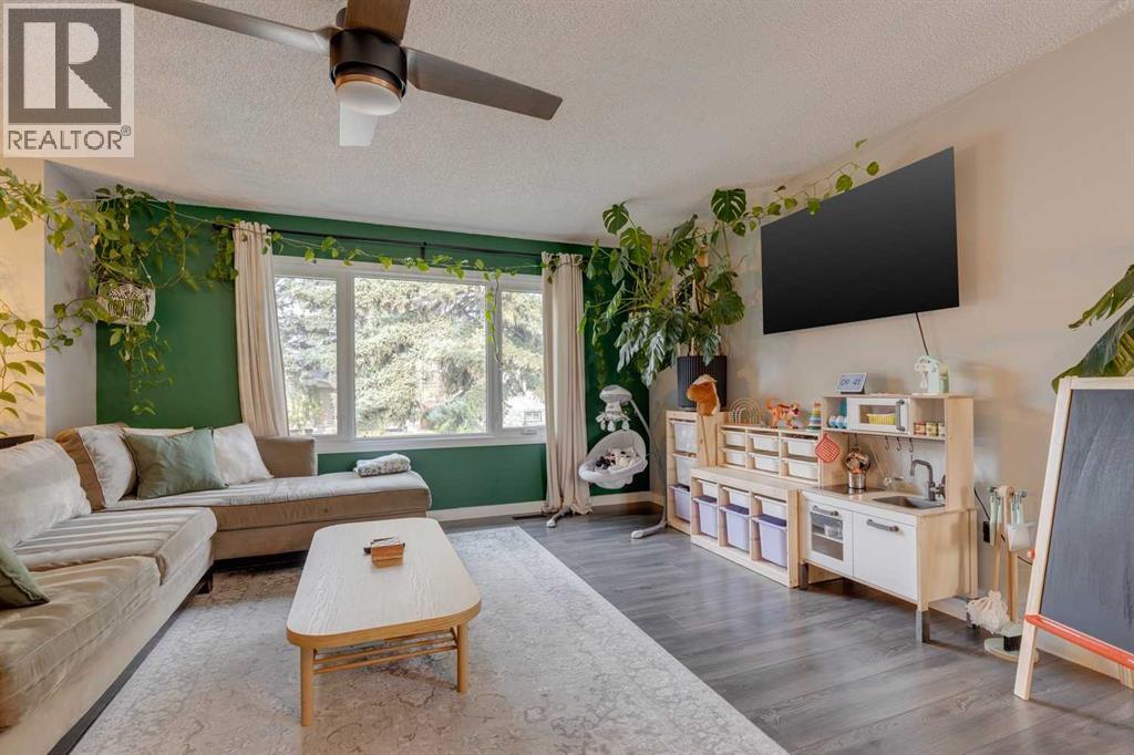 Single Family House Bi-level for Sale in  Penbrooke Way SE Penbrooke Meadows Calgary 