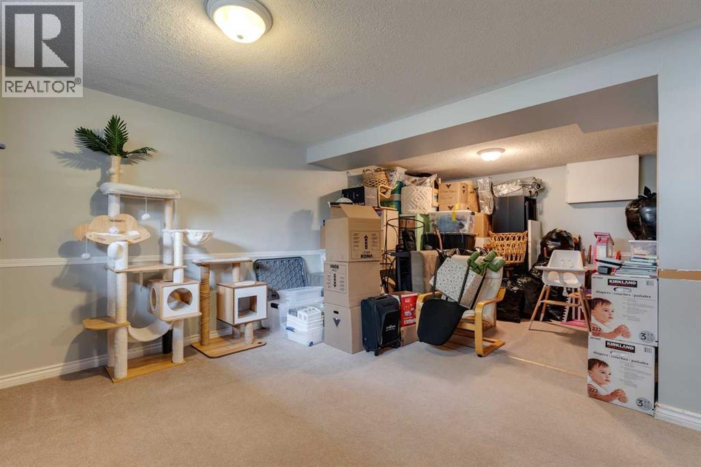 Single Family House Bi-level for Sale in  Penbrooke Way SE Penbrooke Meadows Calgary 
