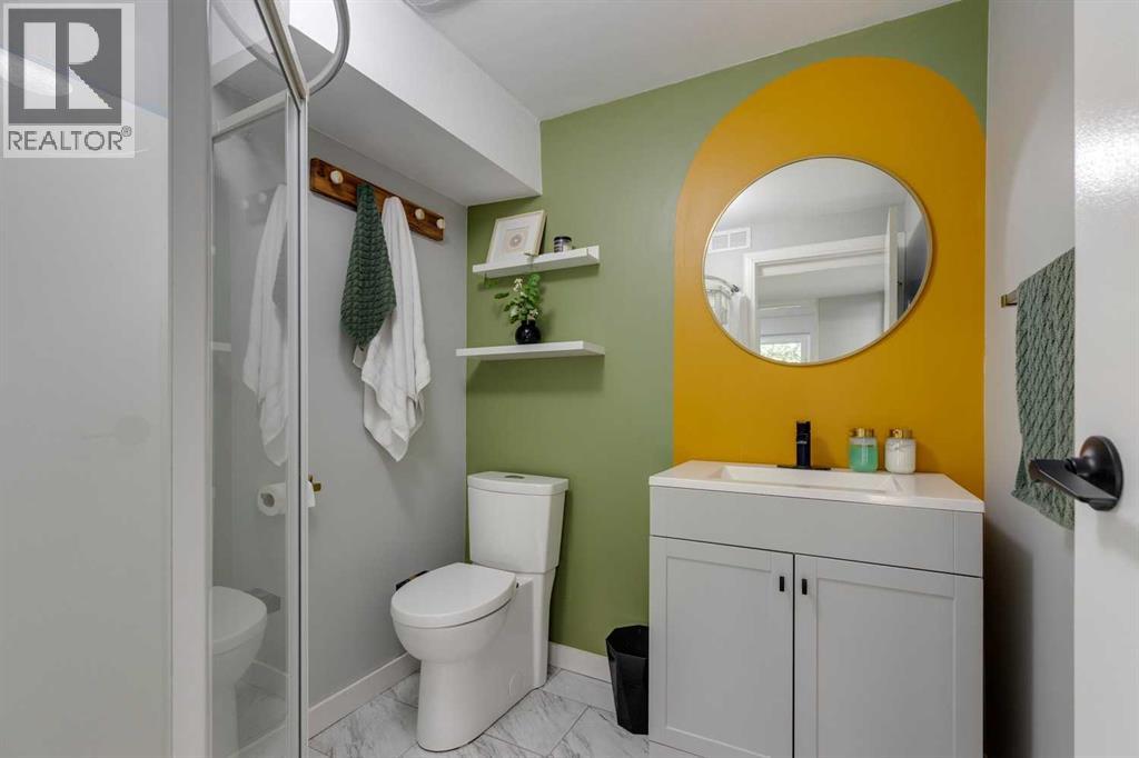 Single Family House Bi-level for Sale in  Penbrooke Way SE Penbrooke Meadows Calgary 
