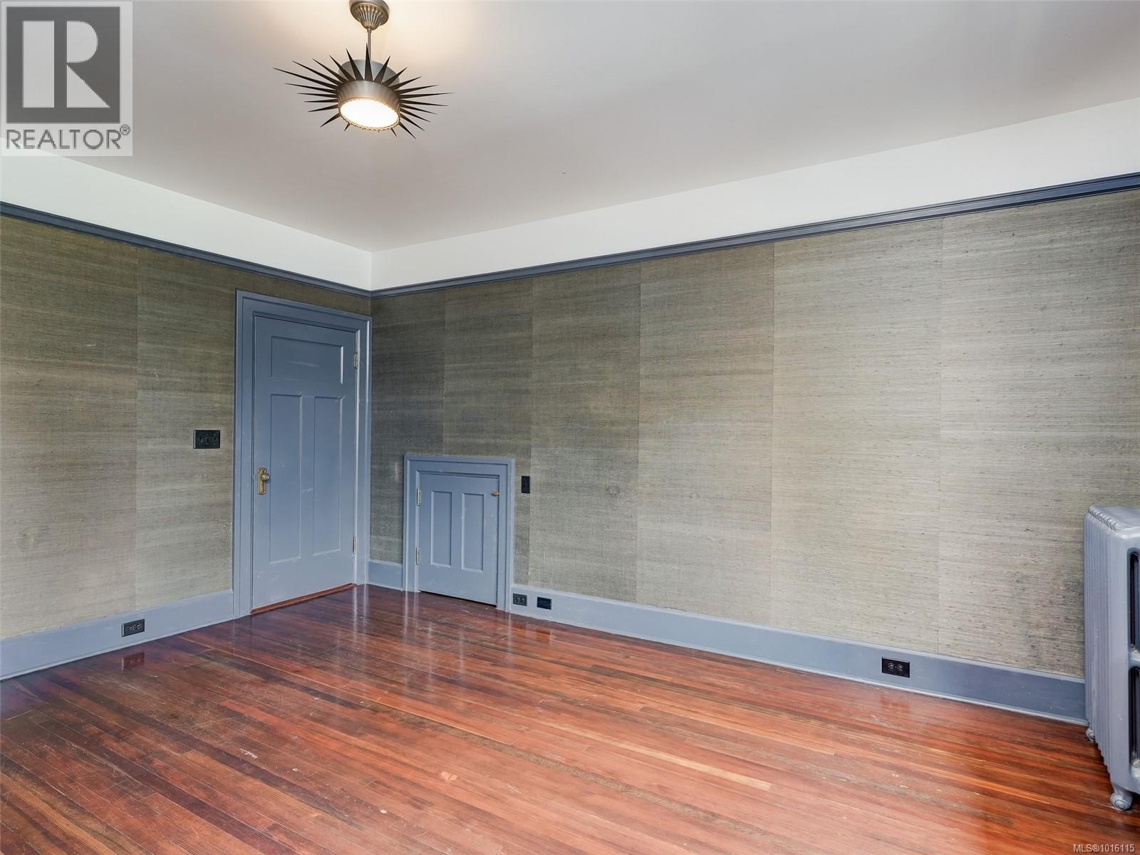  943 St. Charles Street, Victoria