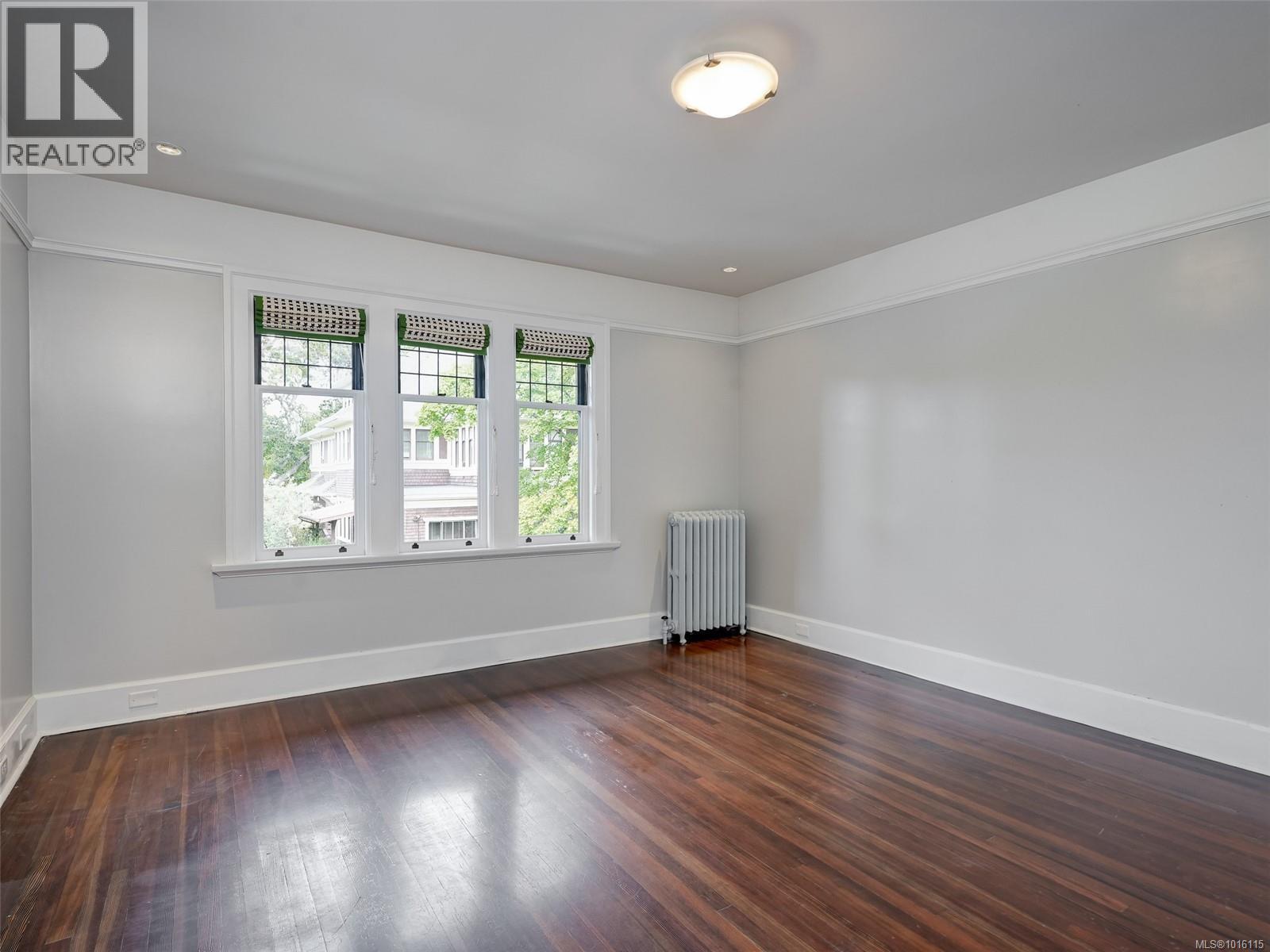  943 St. Charles Street, Victoria