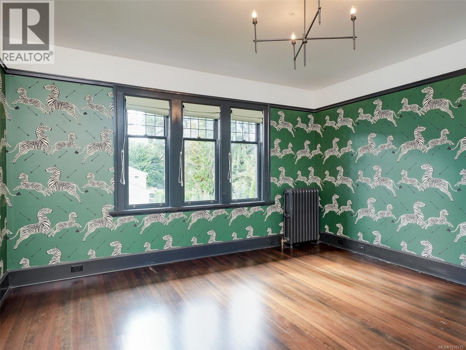  943 St. Charles Street, Victoria