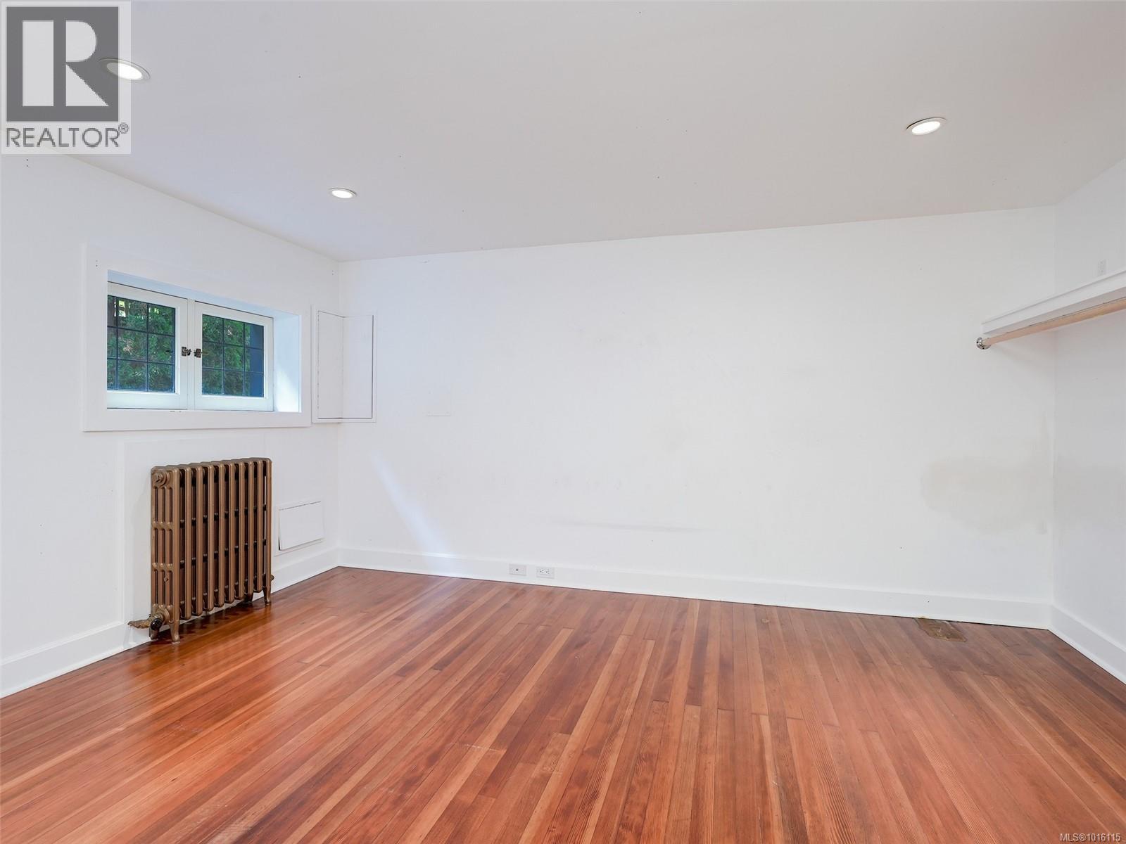  943 St. Charles Street, Victoria