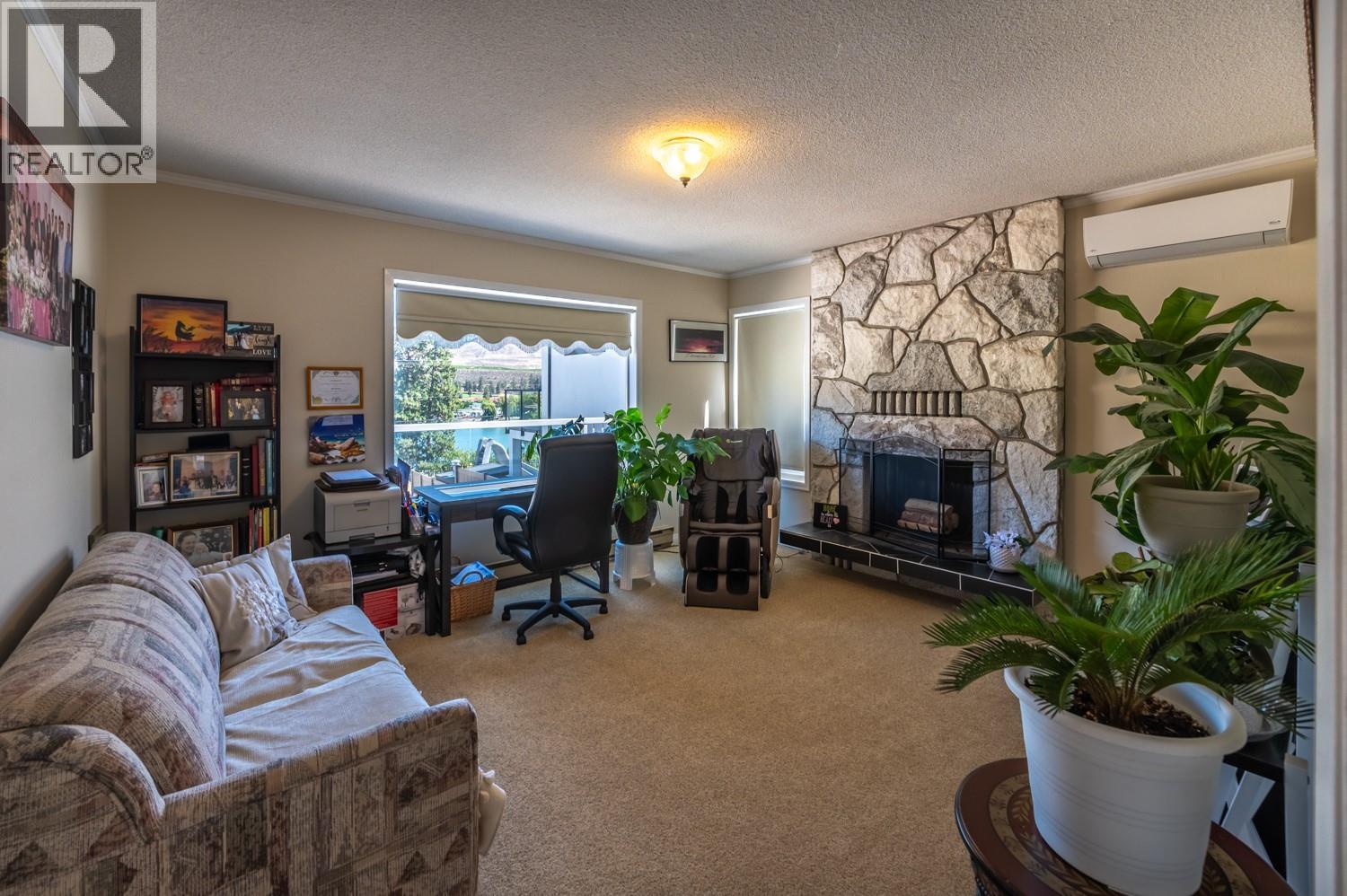  6764 LAKESIDE Drive, Oliver