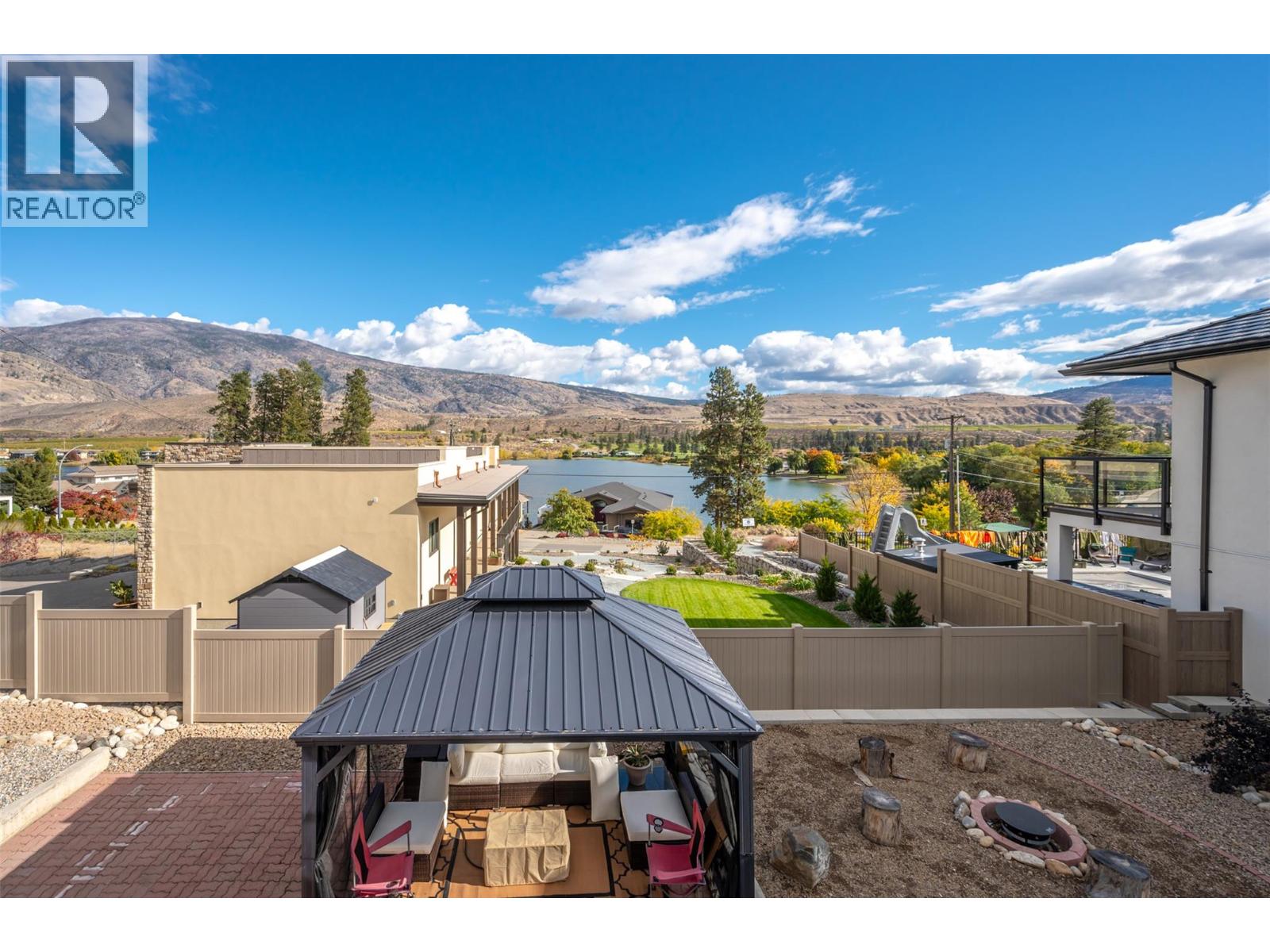 6764 LAKESIDE Drive, Oliver