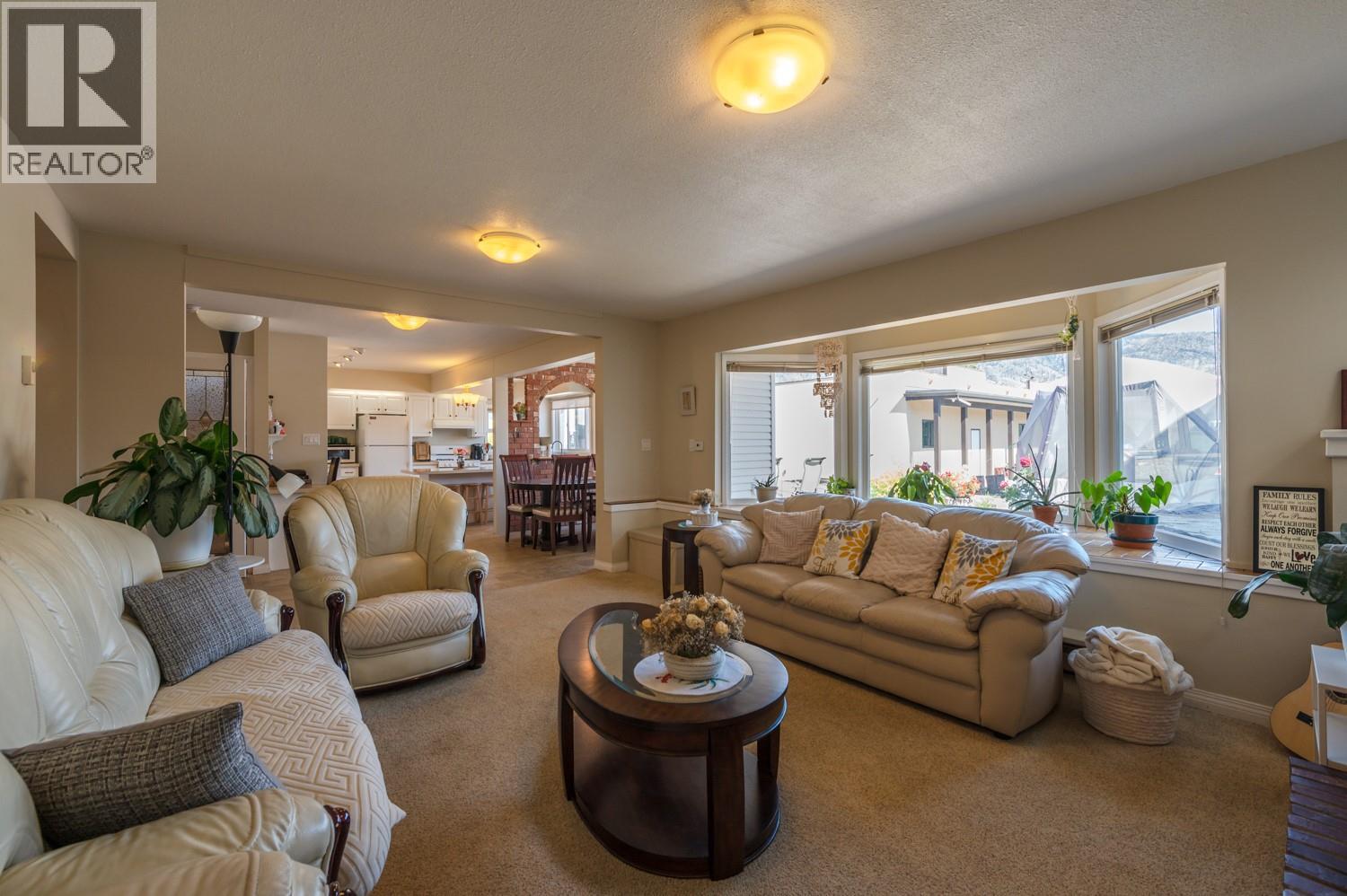  6764 LAKESIDE Drive, Oliver