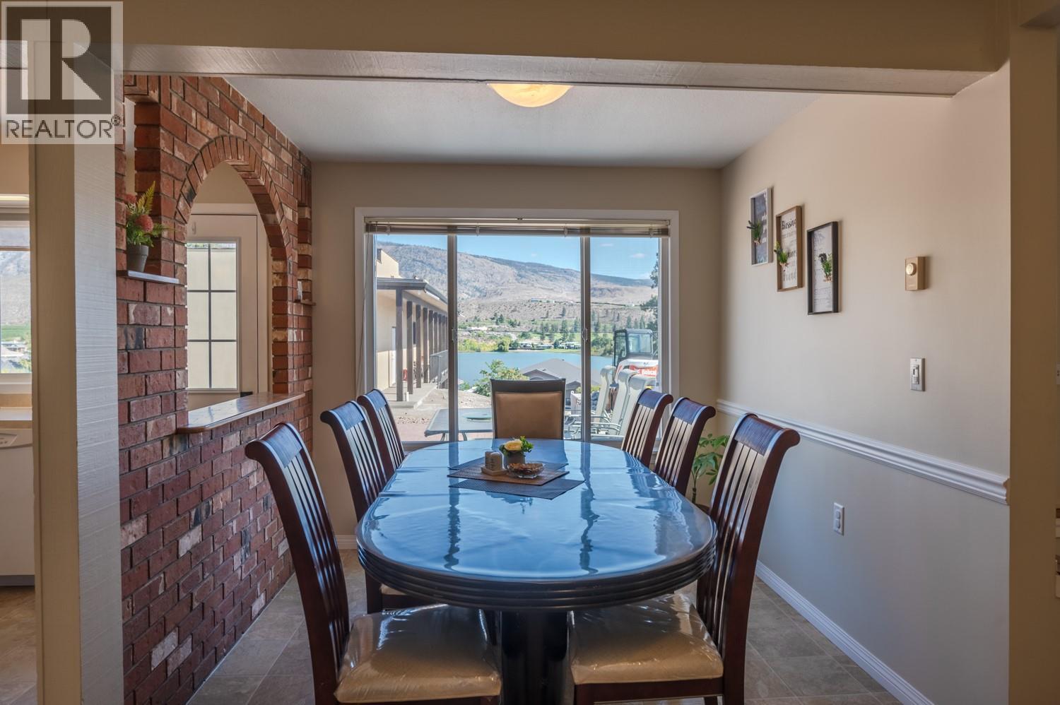  6764 LAKESIDE Drive, Oliver