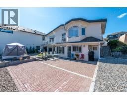  6764 LAKESIDE Drive, Oliver