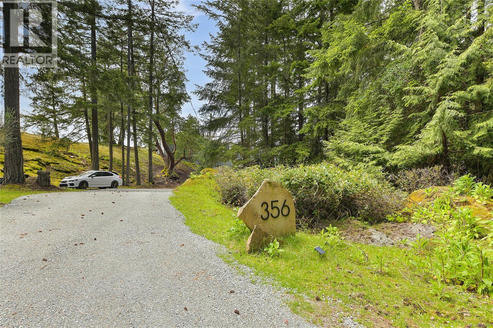  356 East West Road, Mayne Island