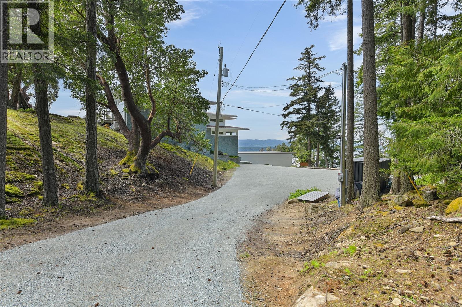  356 East West Road, Mayne Island