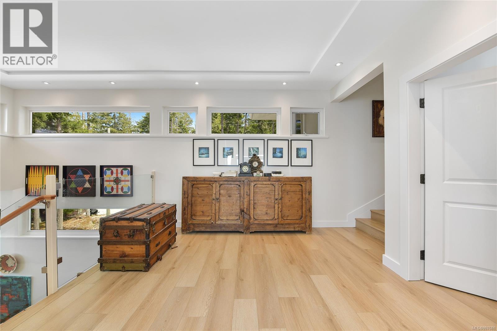  356 East West Road, Mayne Island