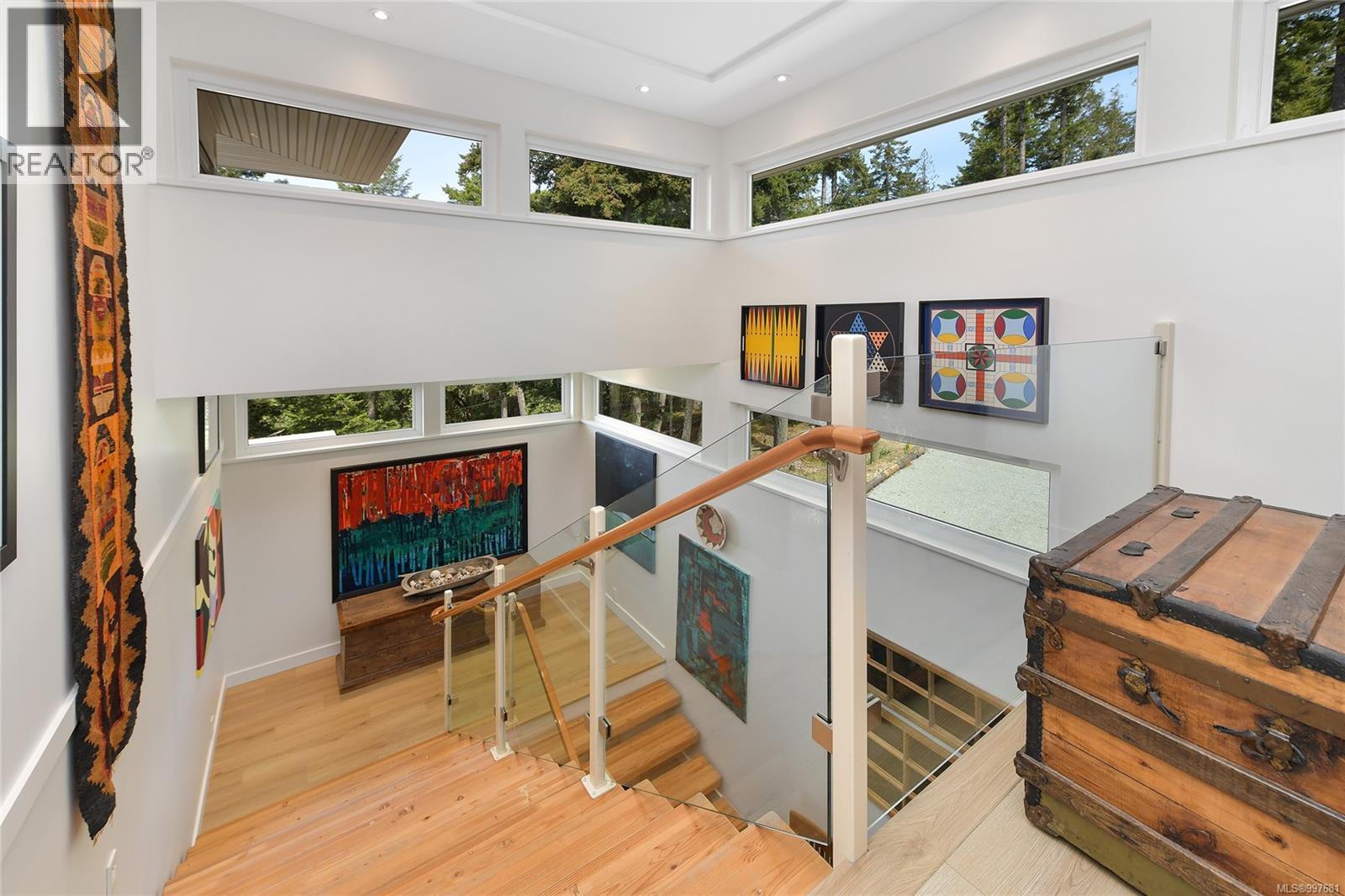  356 East West Road, Mayne Island