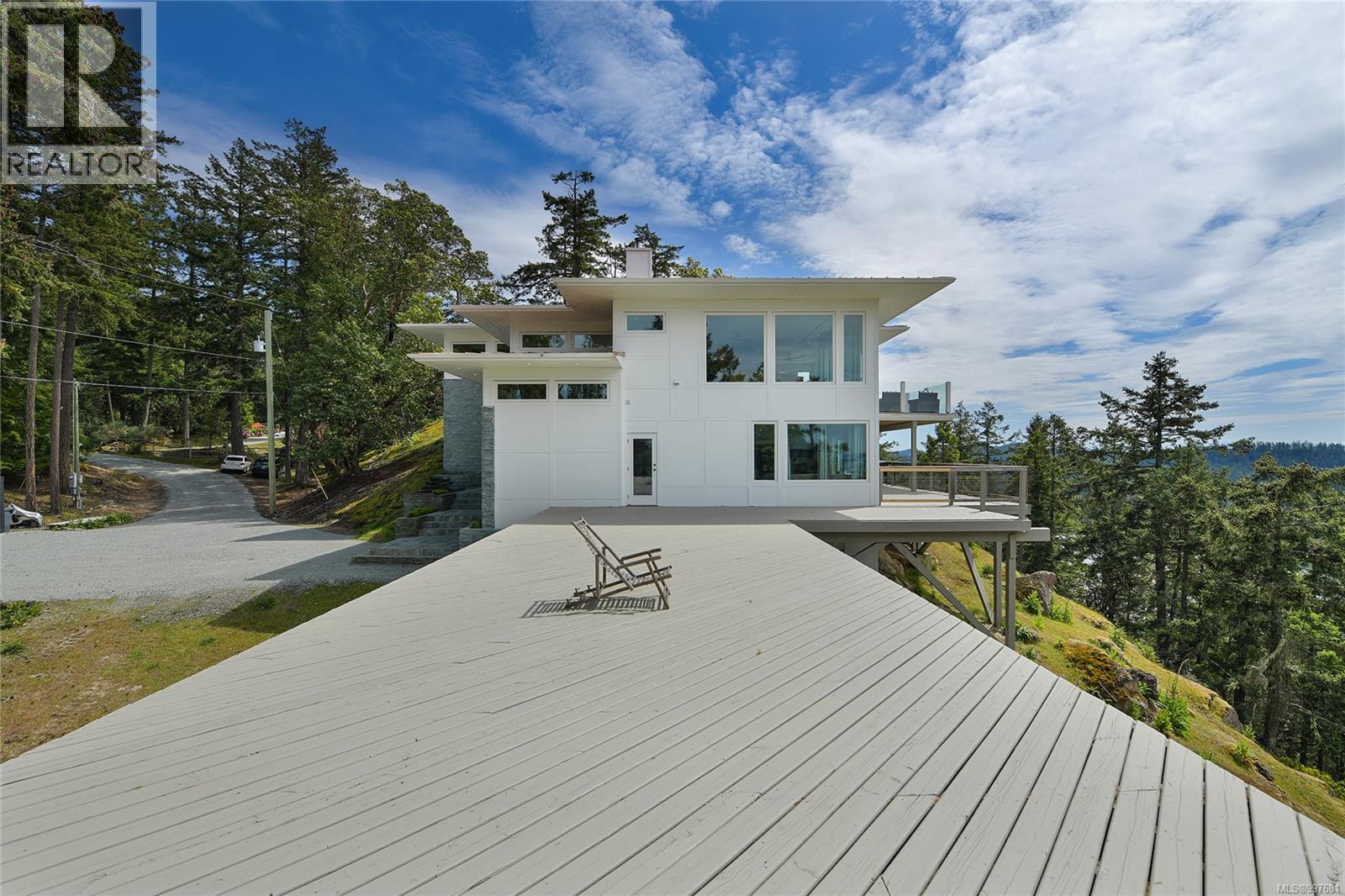  356 East West Road, Mayne Island