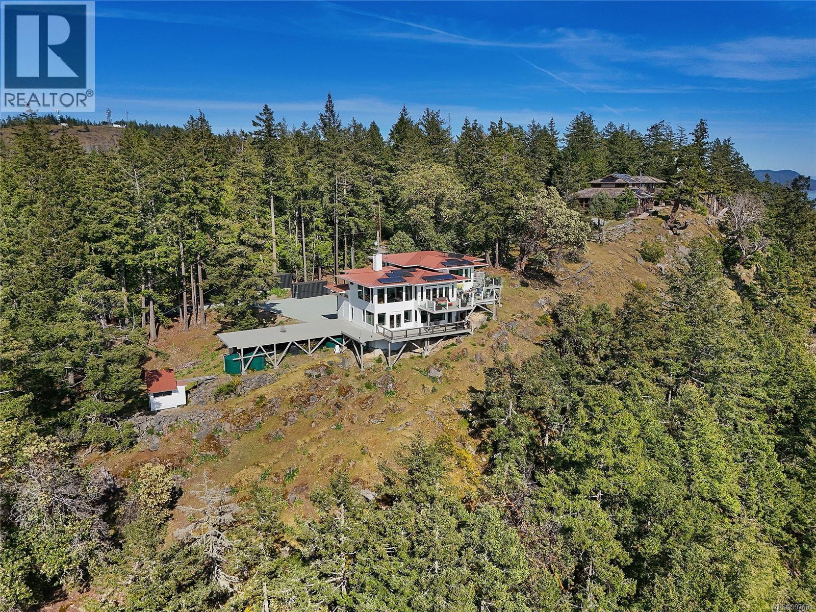  356 East West Road, Mayne Island
