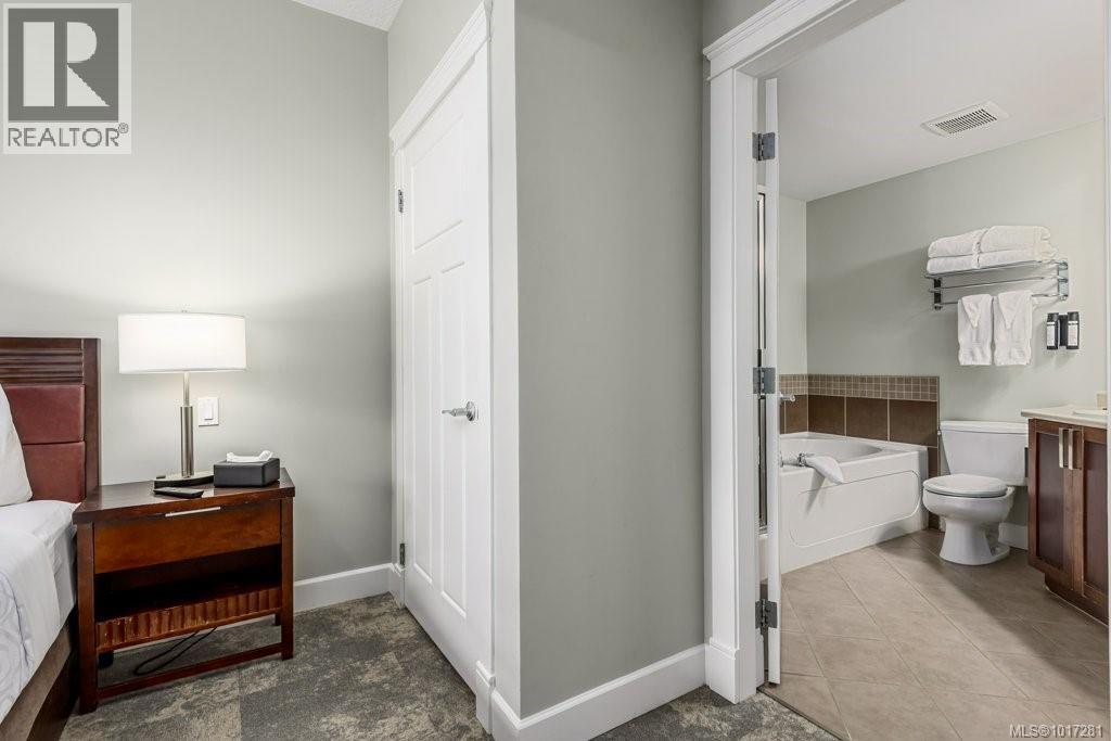 #211A 1730 RIVERSIDE LANE - 24