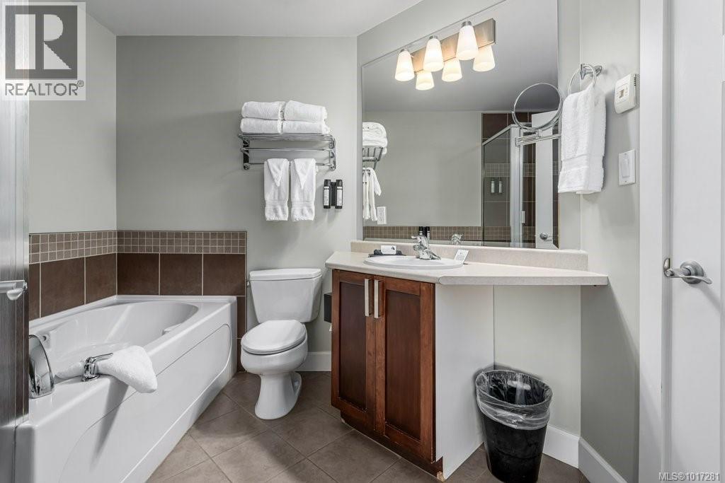 #211A 1730 RIVERSIDE LANE - 27