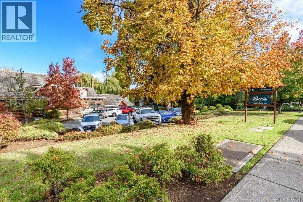 #211A 1730 RIVERSIDE LANE - 33