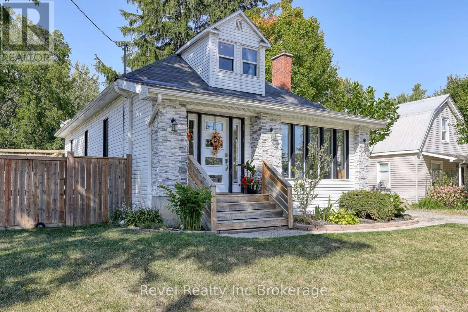 174 DELATRE STREET W
