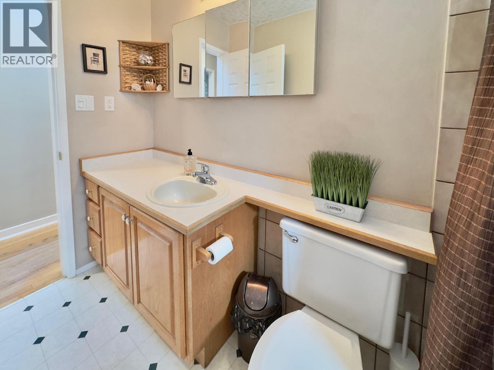  1556 Duncan Avenue East, Penticton