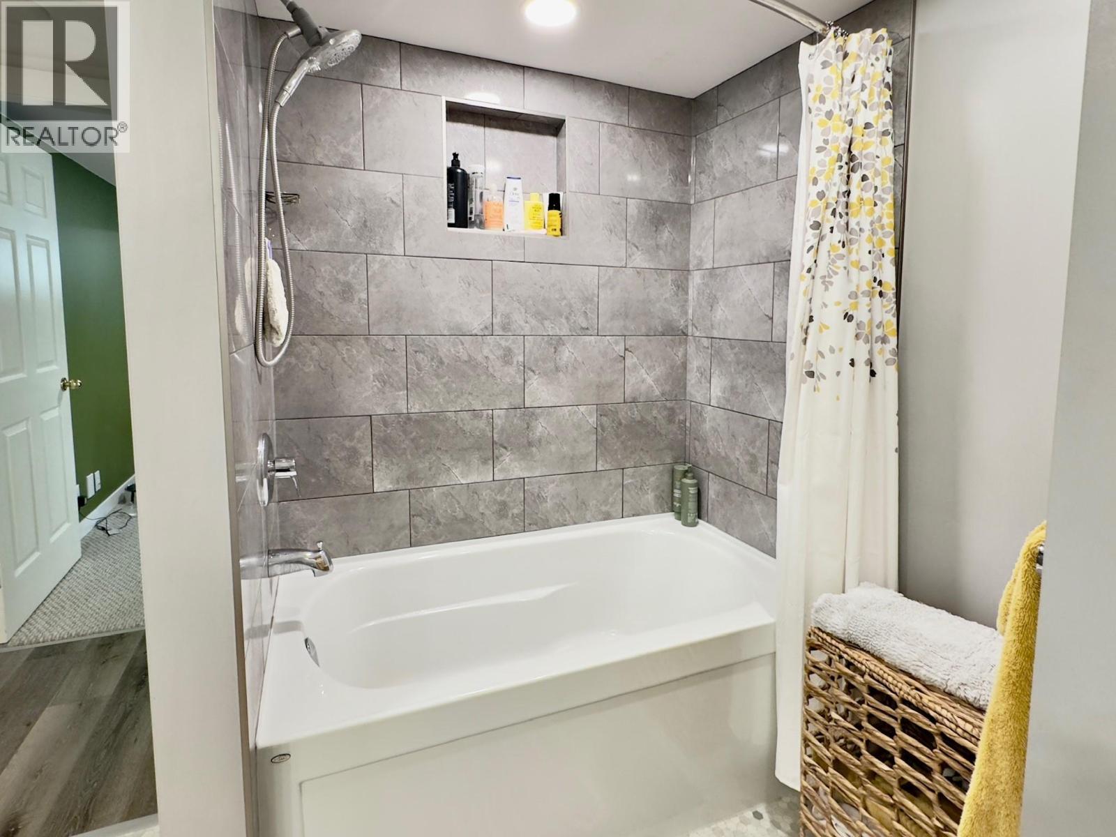  1556 Duncan Avenue East, Penticton