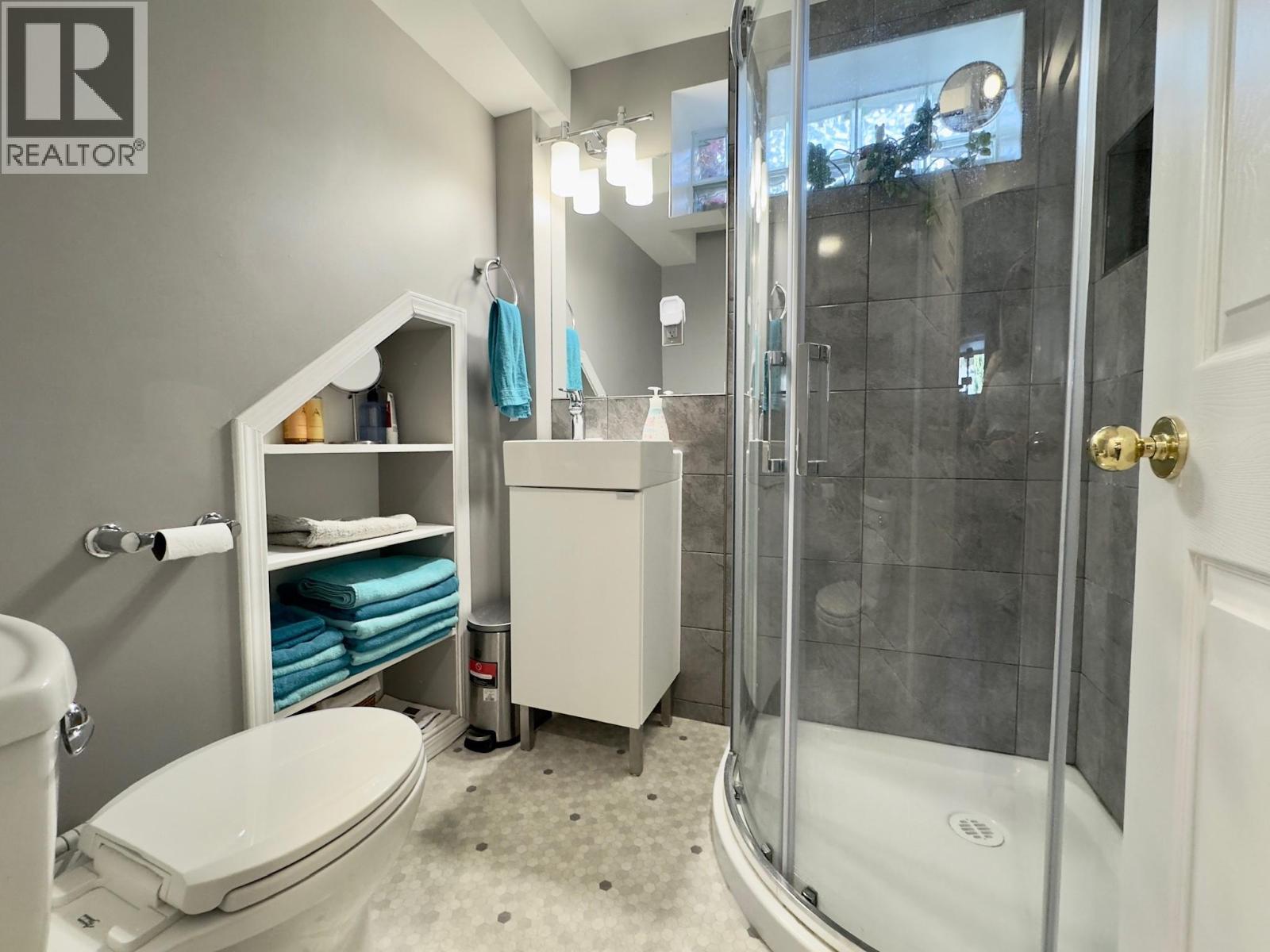  1556 Duncan Avenue East, Penticton