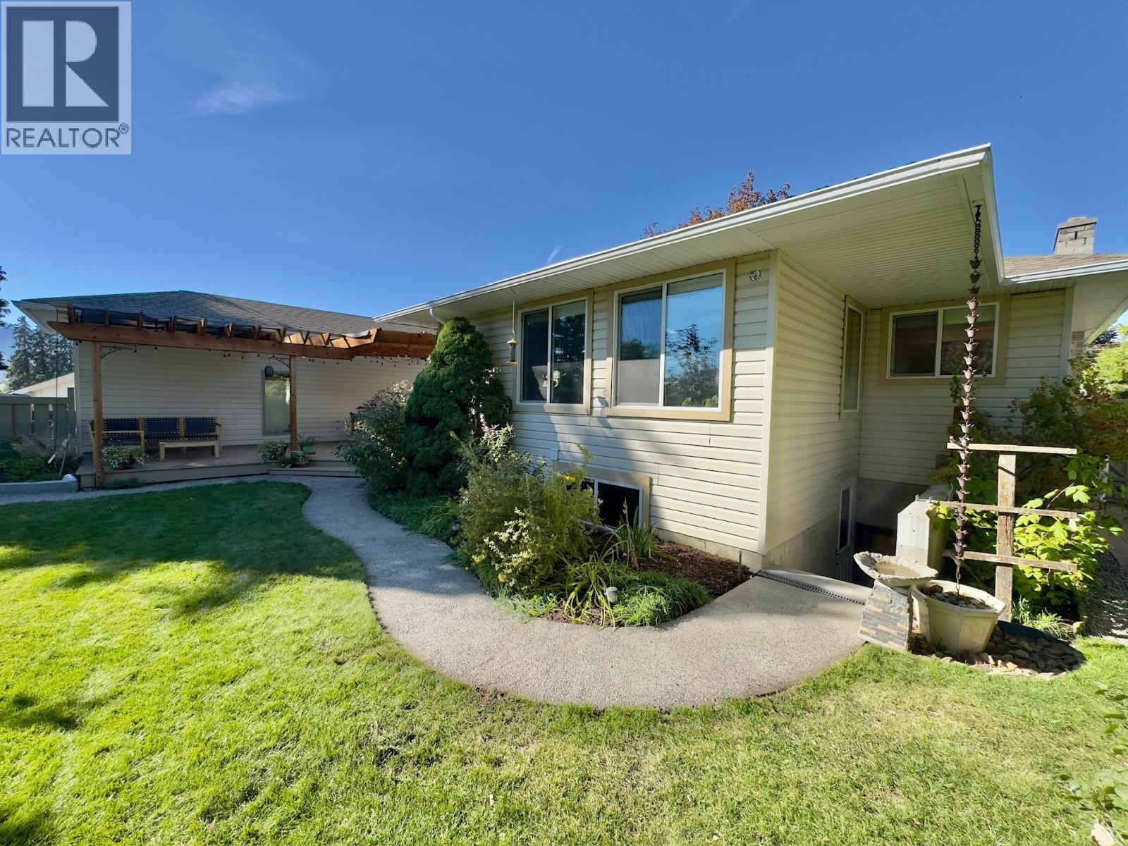  1556 Duncan Avenue East, Penticton
