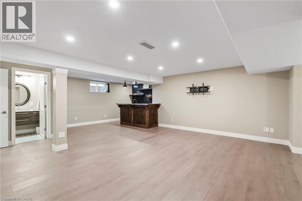 86 FORBES Crescent - 31