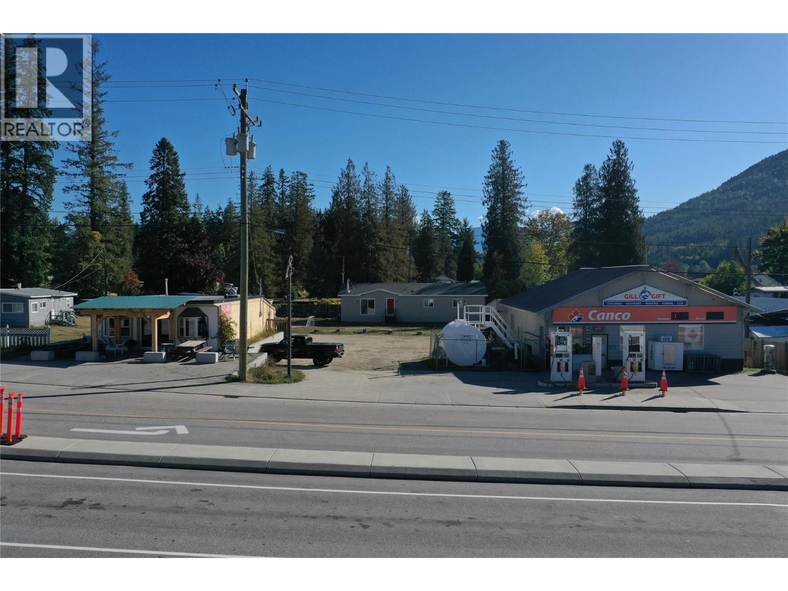 450 Balfour Ferry Road — photo 29