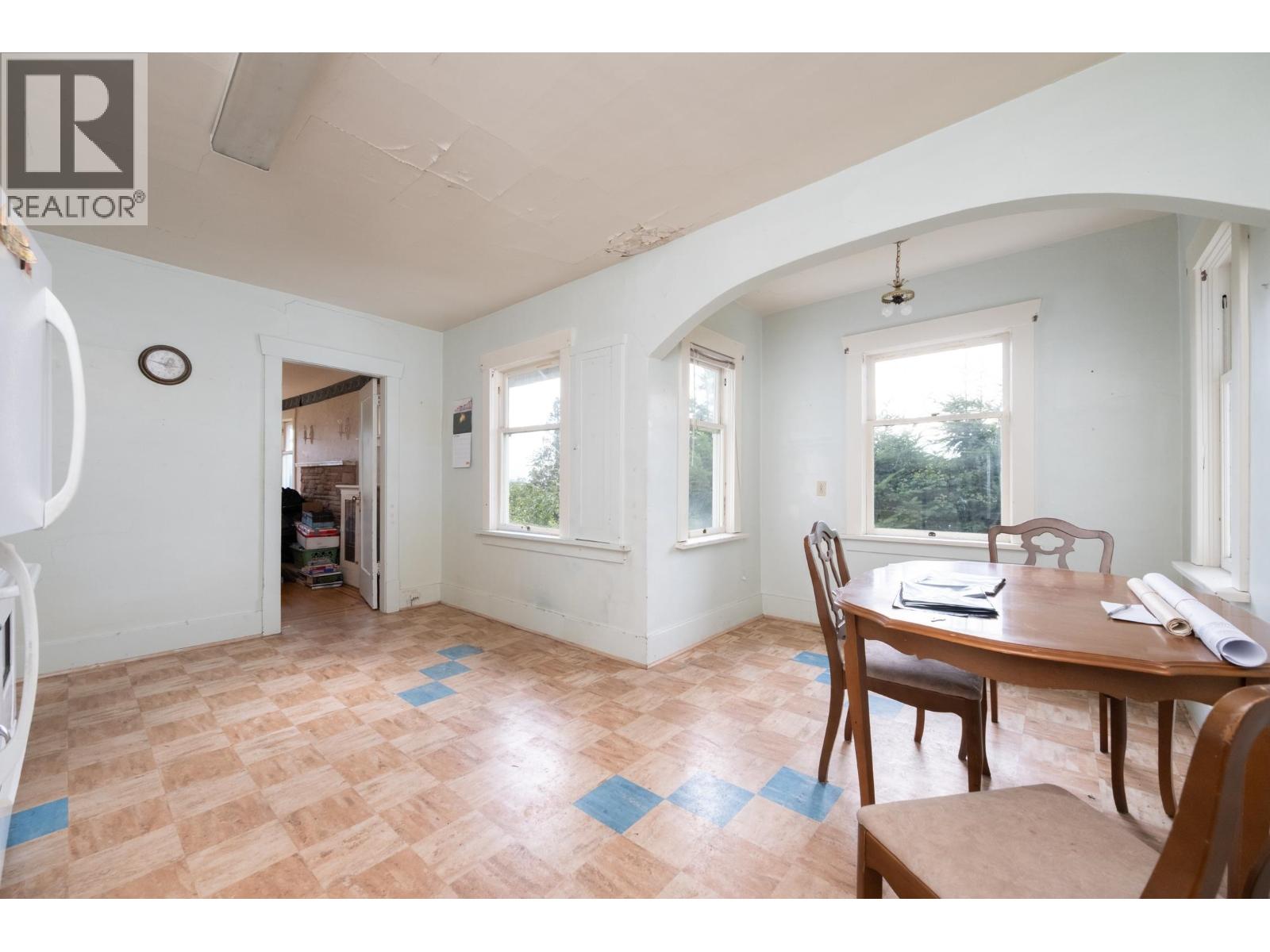 1195 DEMPSEY ROAD, North Vancouver