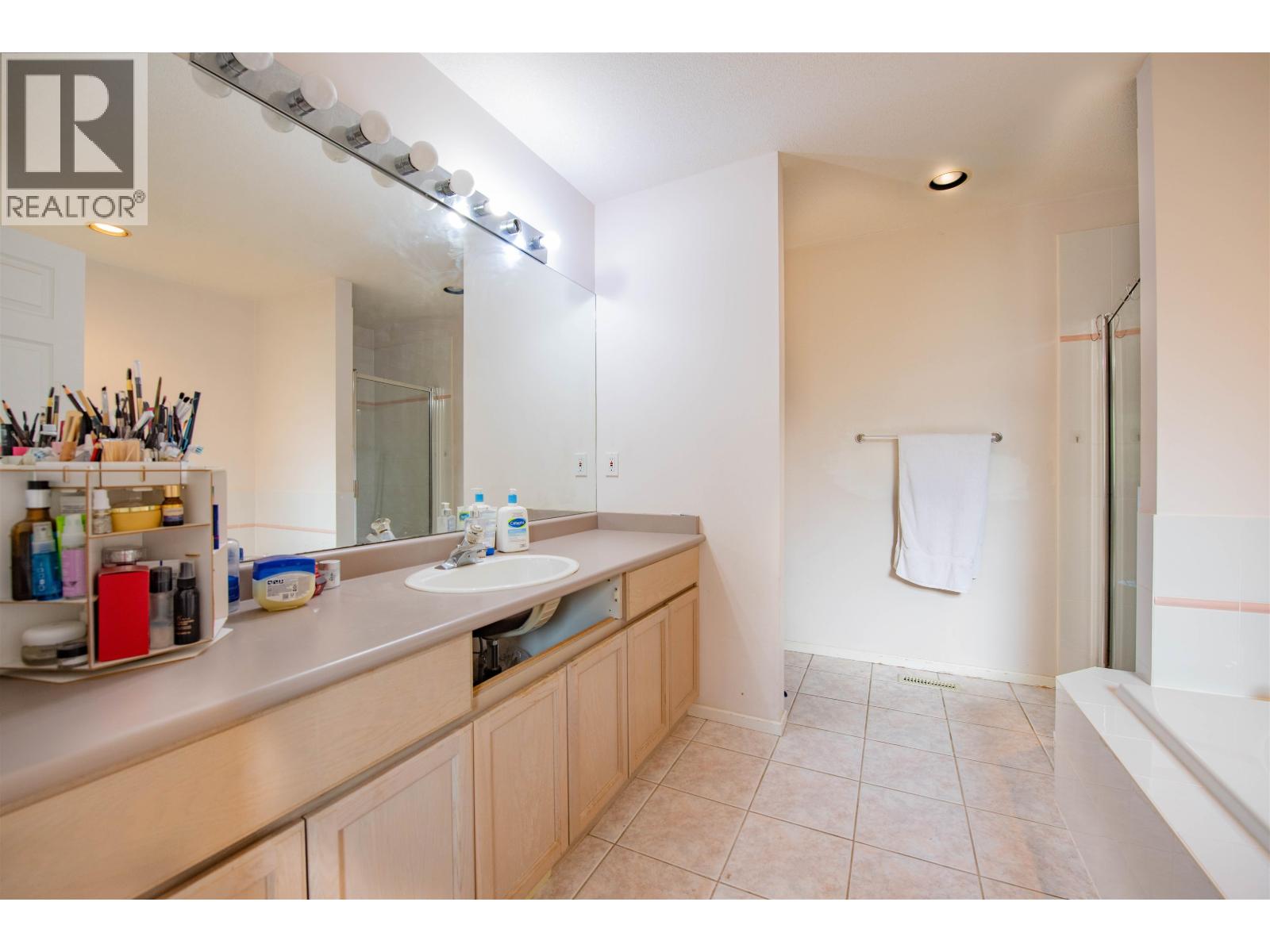 1645 PINETREE WAY, Coquitlam