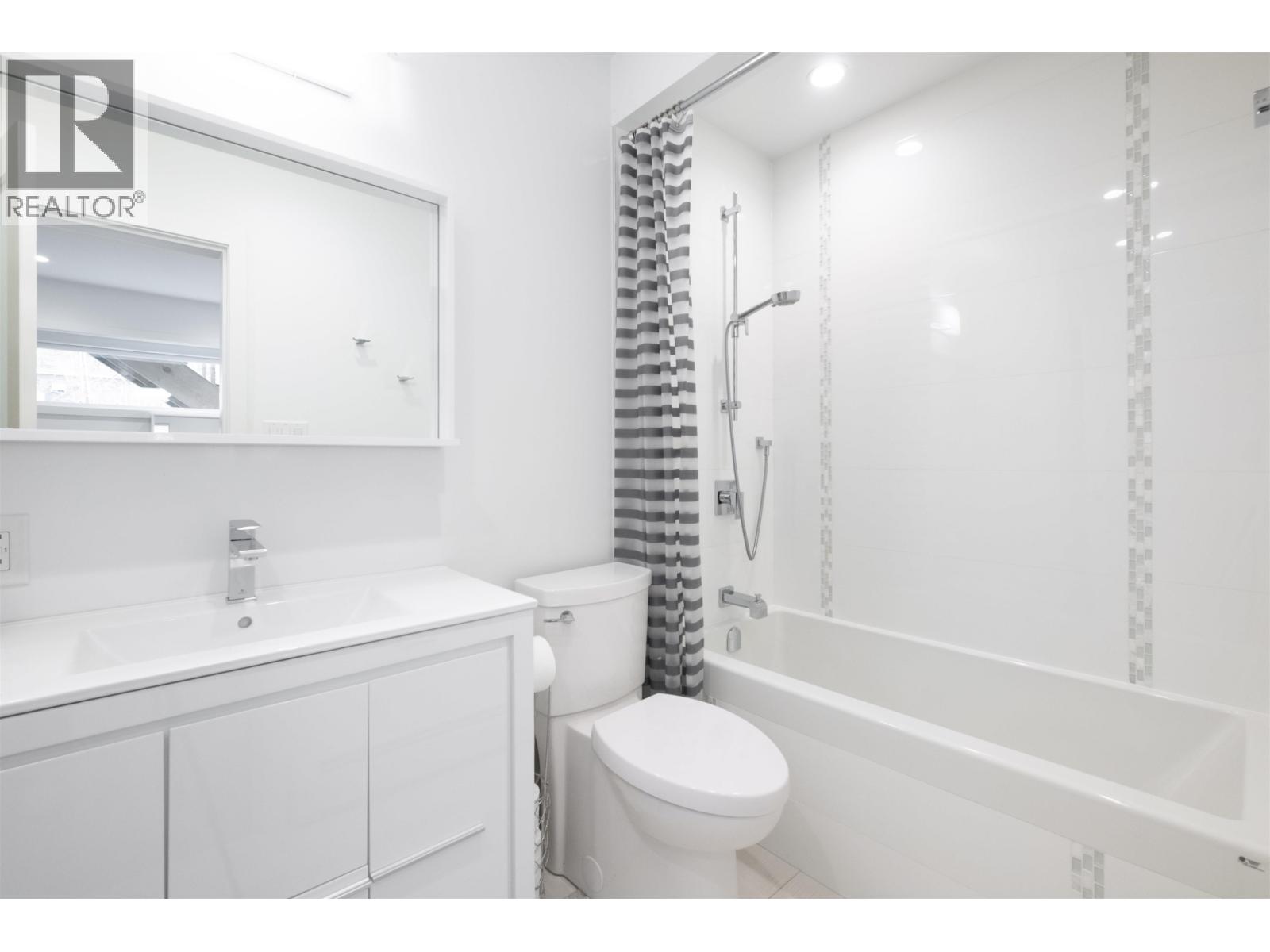 1095 W KEITH ROAD, North Vancouver