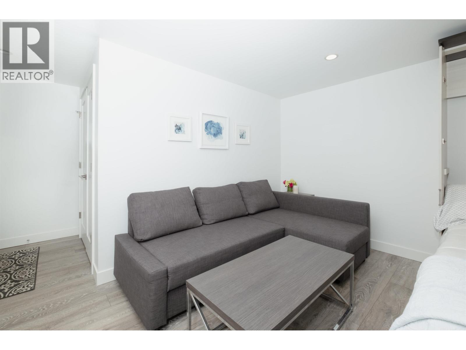 1095 W KEITH ROAD, North Vancouver