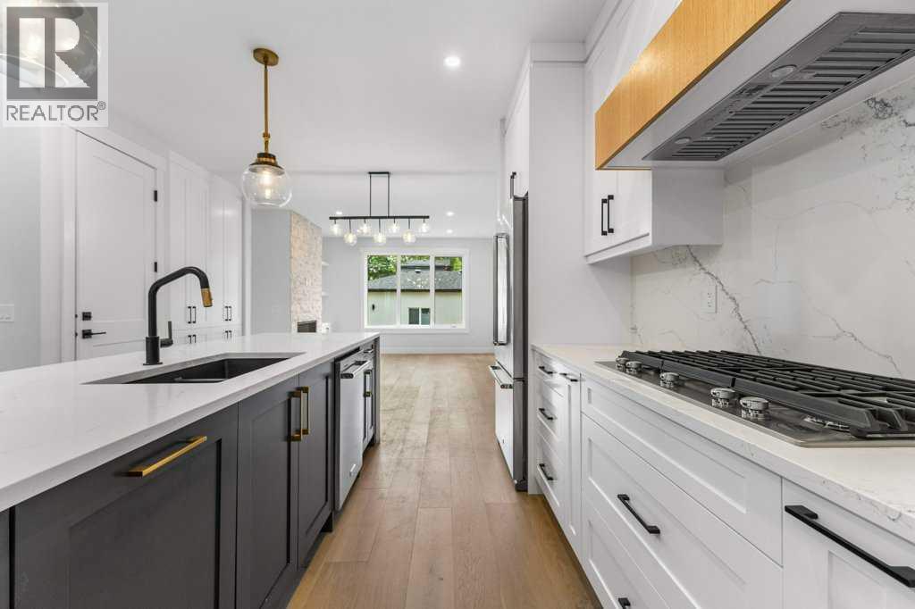 Single Family House for Sale in  th Avenue NW Capitol Hill Calgary 