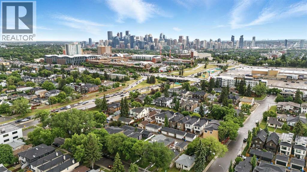 Single Family House for Sale in  th Avenue NW Capitol Hill Calgary 