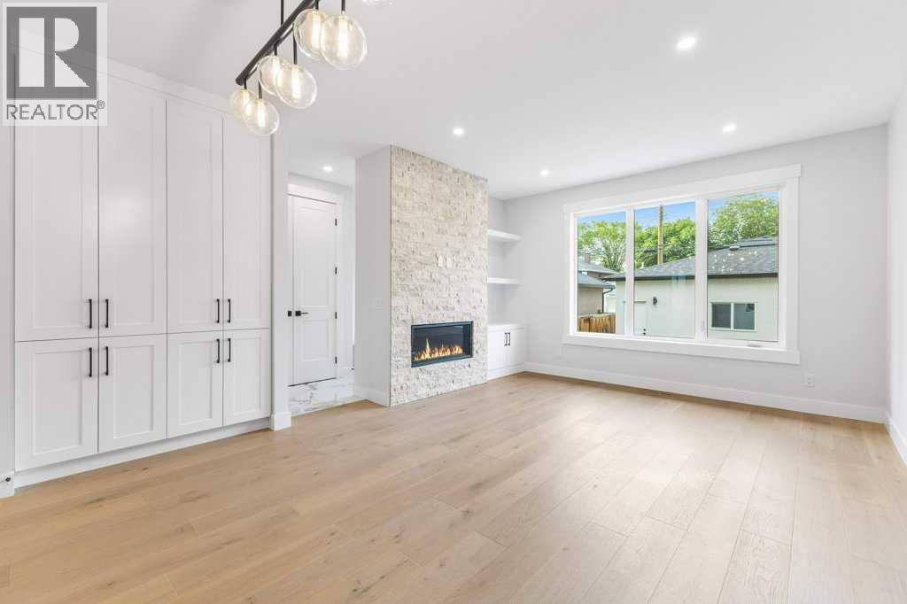 Single Family House for Sale in  th Avenue NW Capitol Hill Calgary 