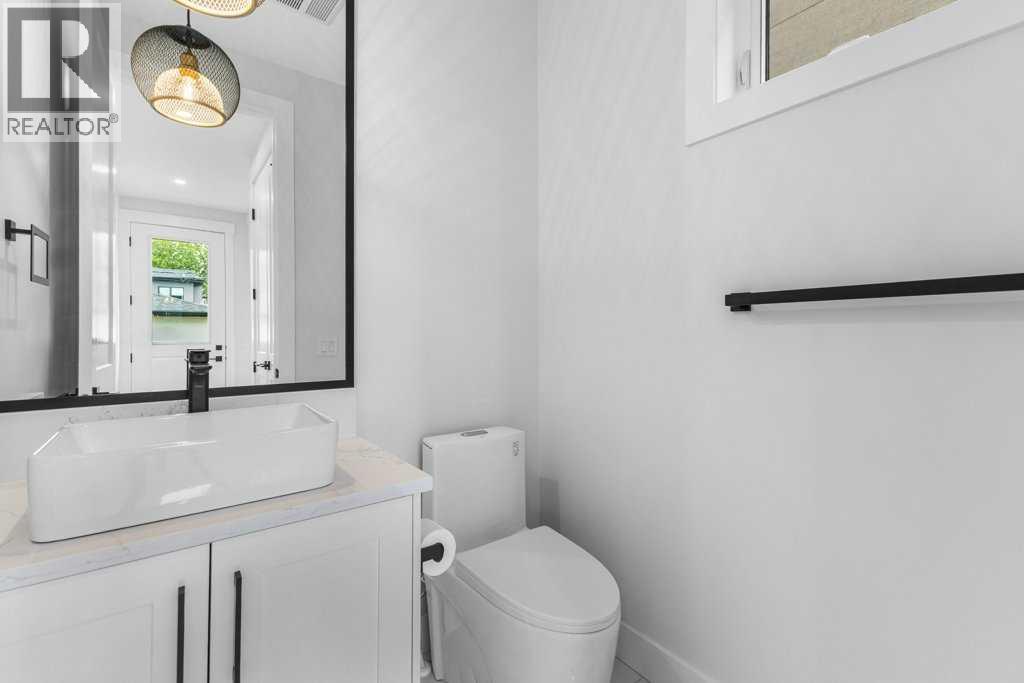 Single Family House for Sale in  th Avenue NW Capitol Hill Calgary 