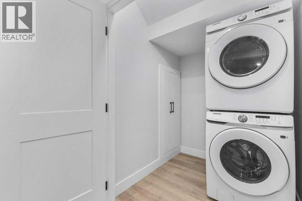 Single Family House for Sale in  th Avenue NW Capitol Hill Calgary 