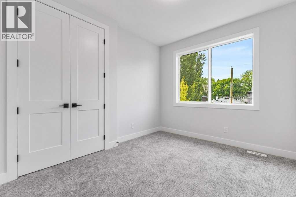 Single Family House for Sale in  th Avenue NW Capitol Hill Calgary 