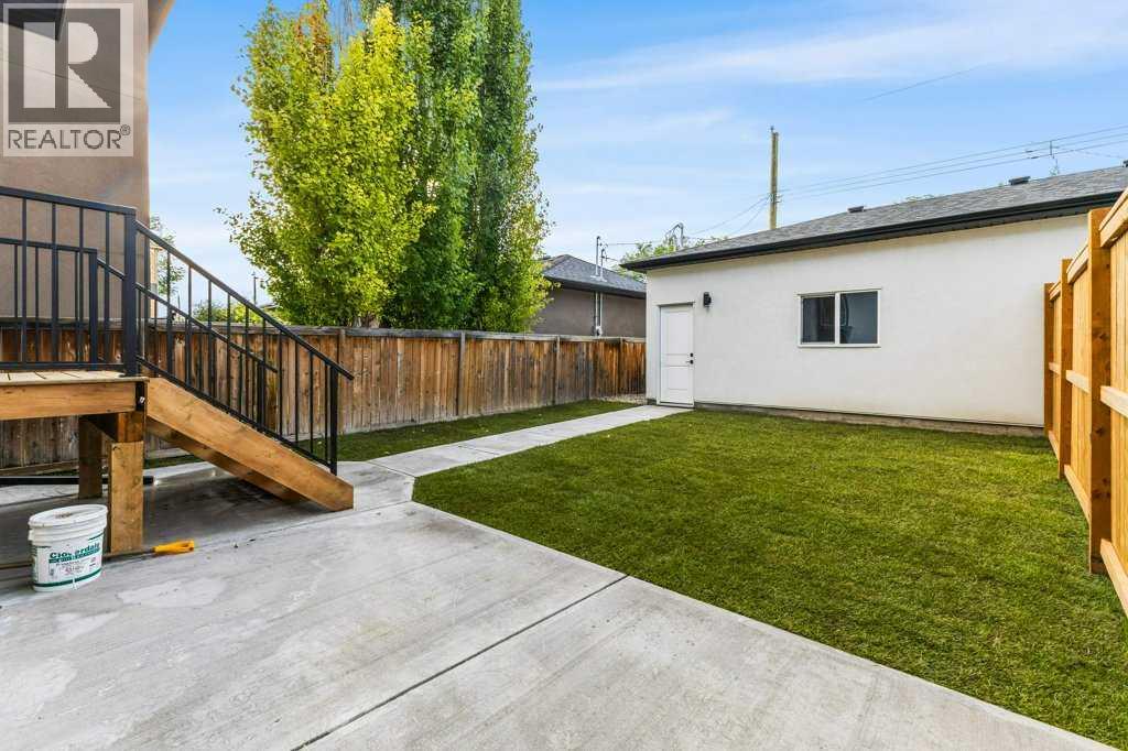 Single Family House for Sale in  th Avenue NW Capitol Hill Calgary 