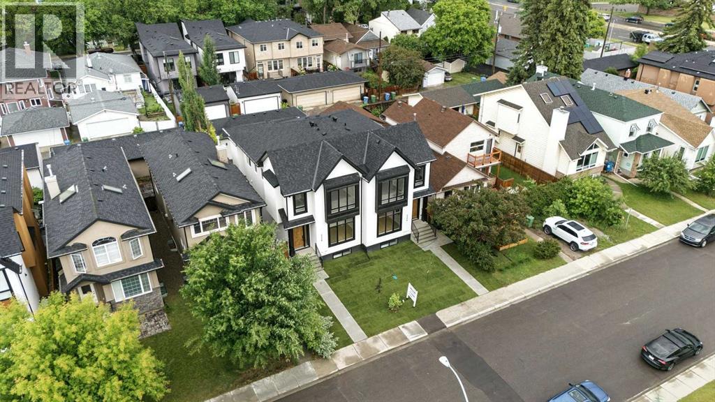 Single Family House for Sale in  th Avenue NW Capitol Hill Calgary 