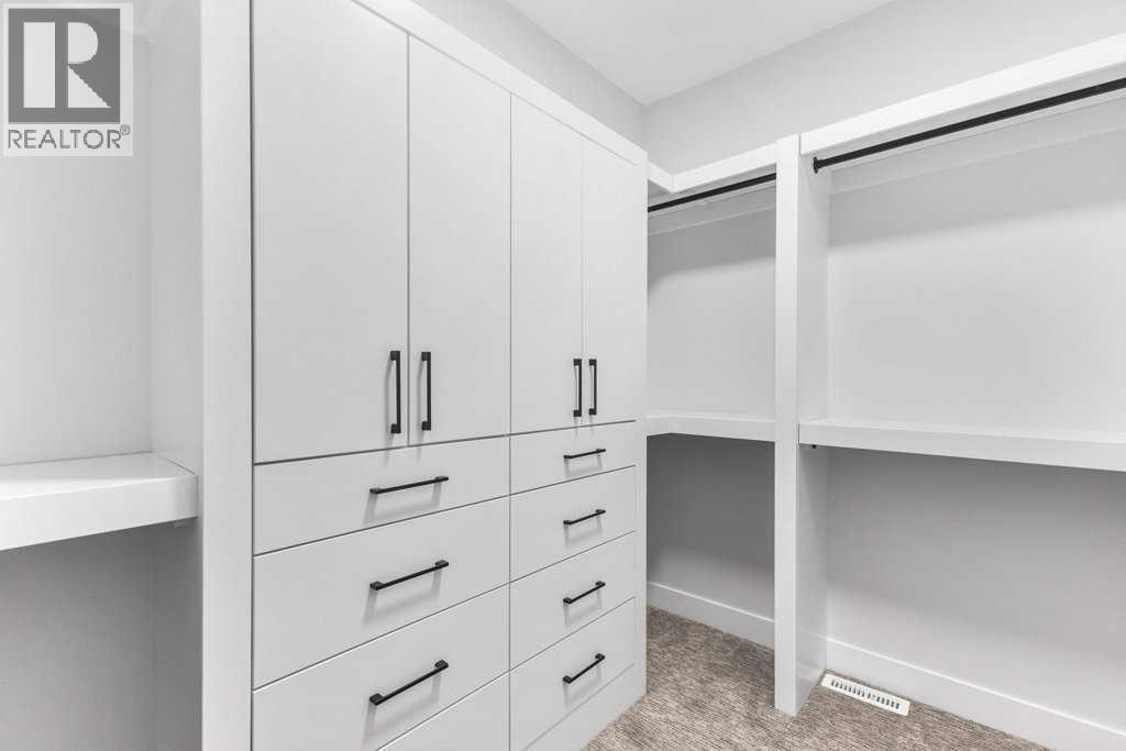 Single Family House for Sale in  th Avenue NW Capitol Hill Calgary 