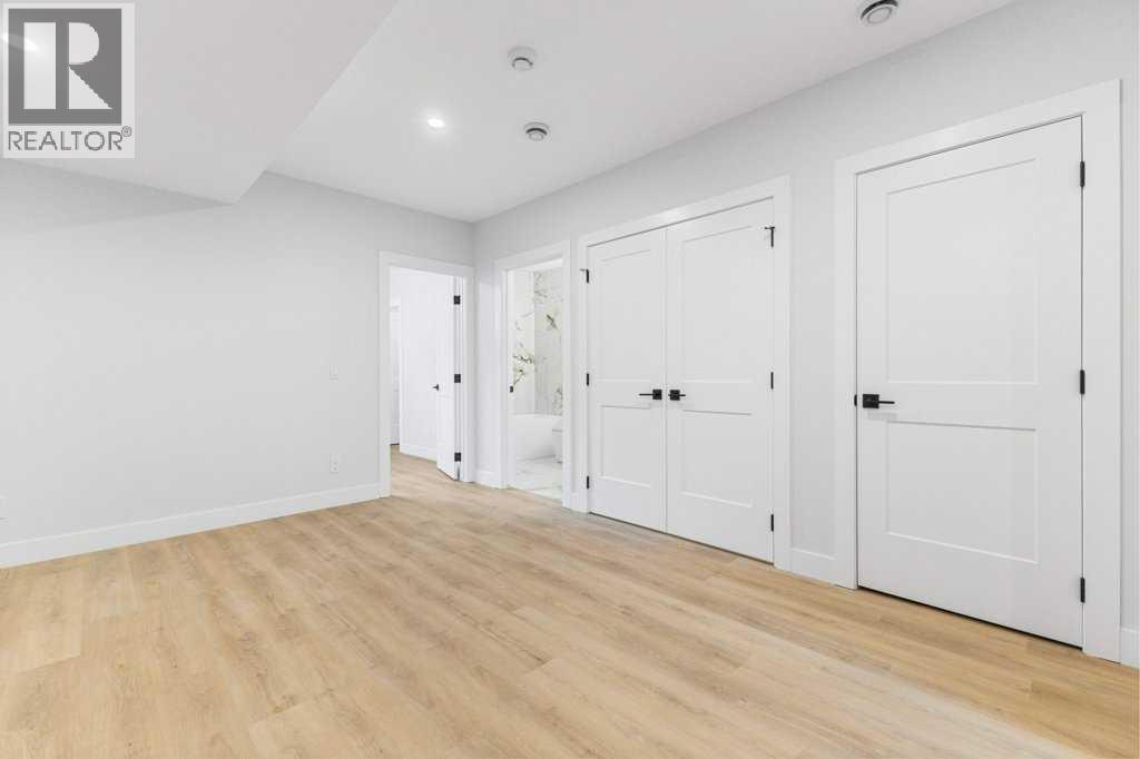 Single Family House for Sale in  th Avenue NW Capitol Hill Calgary 