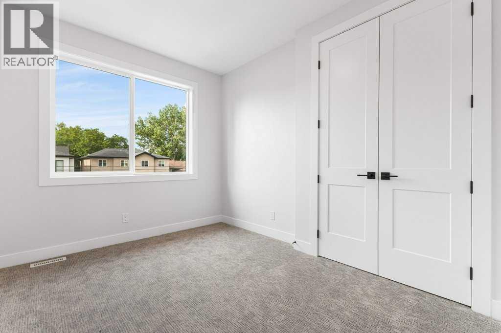 Single Family House for Sale in  th Avenue NW Capitol Hill Calgary 