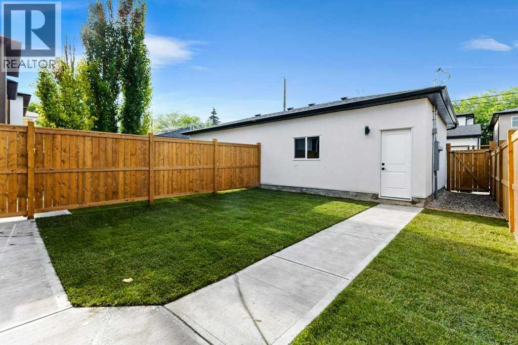 Single Family House for Sale in  th Avenue NW Capitol Hill Calgary 