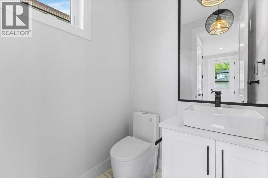 Single Family House for Sale in  th Avenue NW Capitol Hill Calgary 