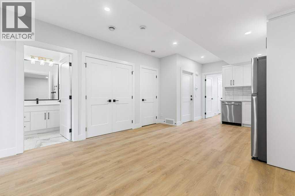 Single Family House for Sale in  th Avenue NW Capitol Hill Calgary 